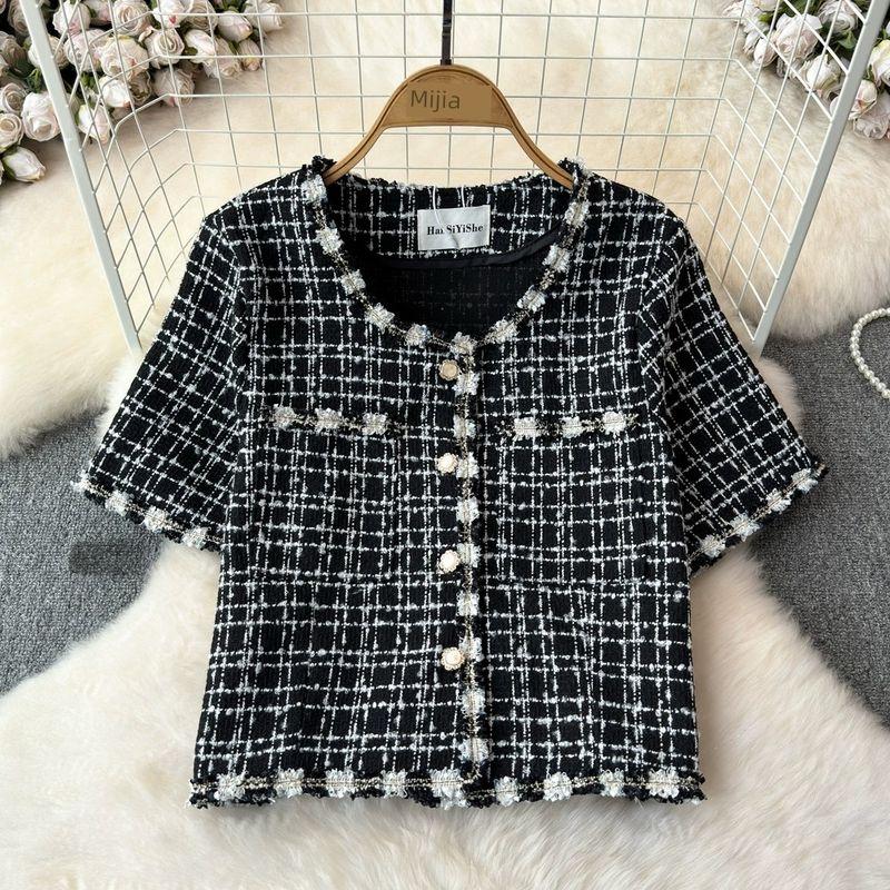 

Классическое короткое пальто из тканого твида с жемчужной пряжкой Black M