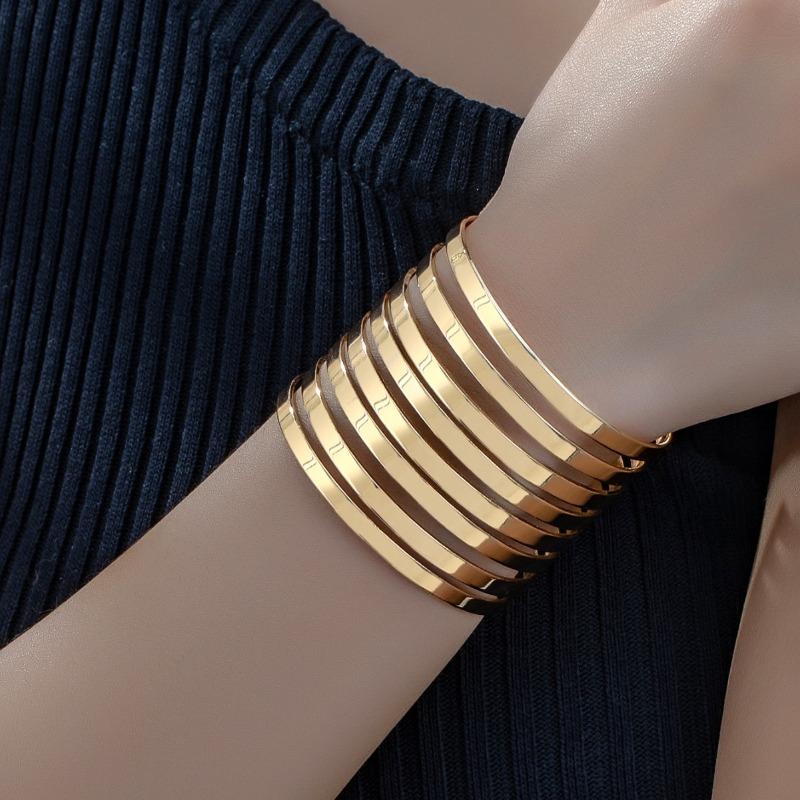 Light luxury wide mouth bracelet personalized nightclub street shot bracelet bracelet bracelet fashion ring set new geometry