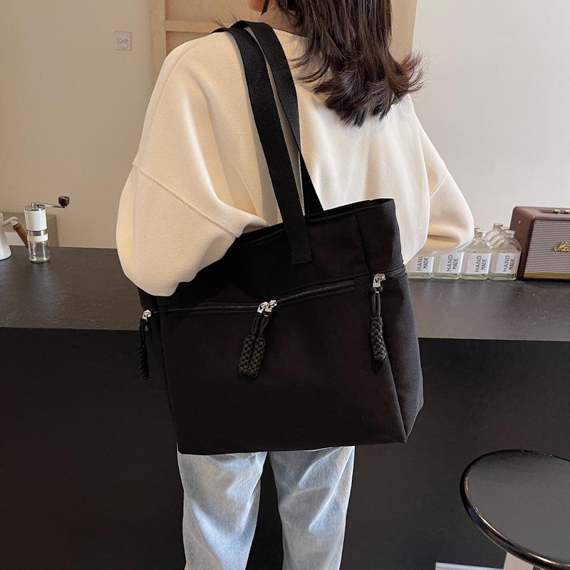Tote bag women's popular winter new casual simple large-capacity commuter shoulder bag fashion contrasting color commuter bag