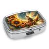Pastillero Portátil con 2 Compartimentos, Mini Estuche Organizador de Medicamentos de Metal, Lindo Contenedor de Pastillas Impreso para Vitaminas, Pastillas, Joyas, Viajes, Uso Diario