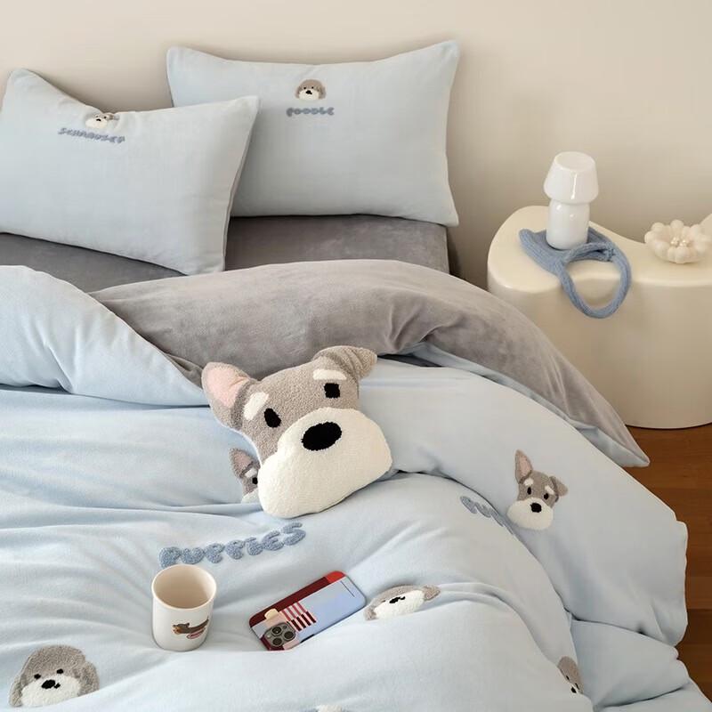 OEING Luminous Puppy Milk Velvet 4-Piece Bedding Set