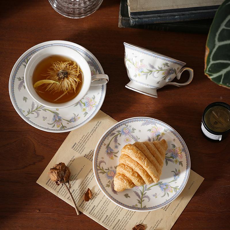 Nordic Embossed Lace Coffee Mug and Saucers Vintage Floral Ceramic Breakfast Cup for Afternoon Tea Painted Gold Flower Teacups