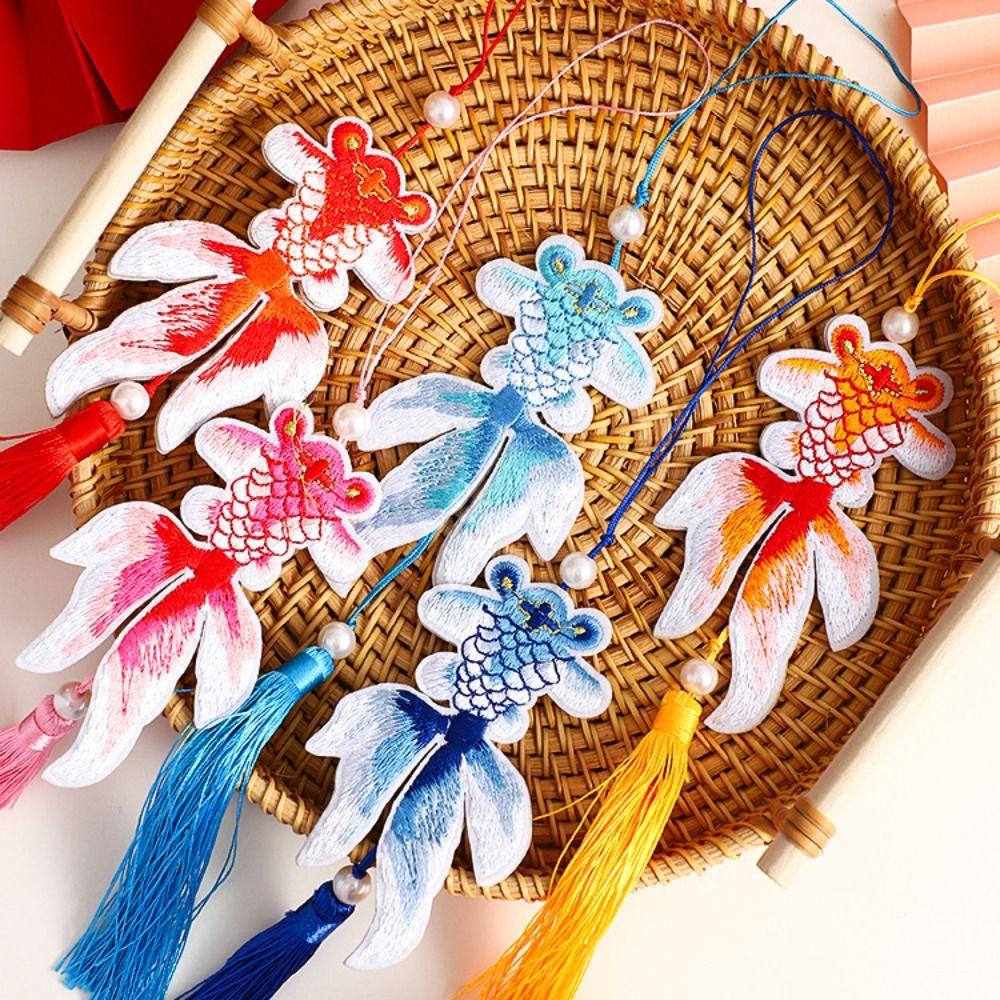 Ancient Style Chinese New Year Decoration Traditional with Tassel Hanging Koi Fish Pendant Lucky Symbol Hand Woven Car Pendant