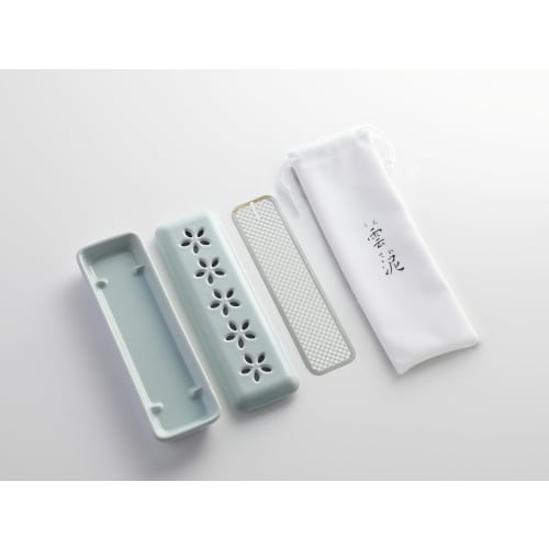 This stylishly designed incense holder can be placed horizontally, creating a soothing incense burner. It's also a safe and secure ceramic product. (H
