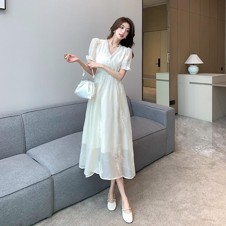 Heavy Industry Embroidery New Chinese Style Dress Women's Summer Design Sense French Gentle Wind Temperament Waist V-Neck Long Dress