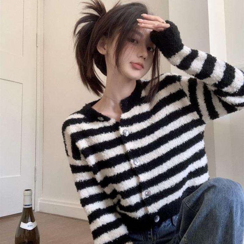 Strikket cardigan genser kvinner liten o-hals genser allsidig 2023 våren langermet late stripe genser cardigan kvinne topp