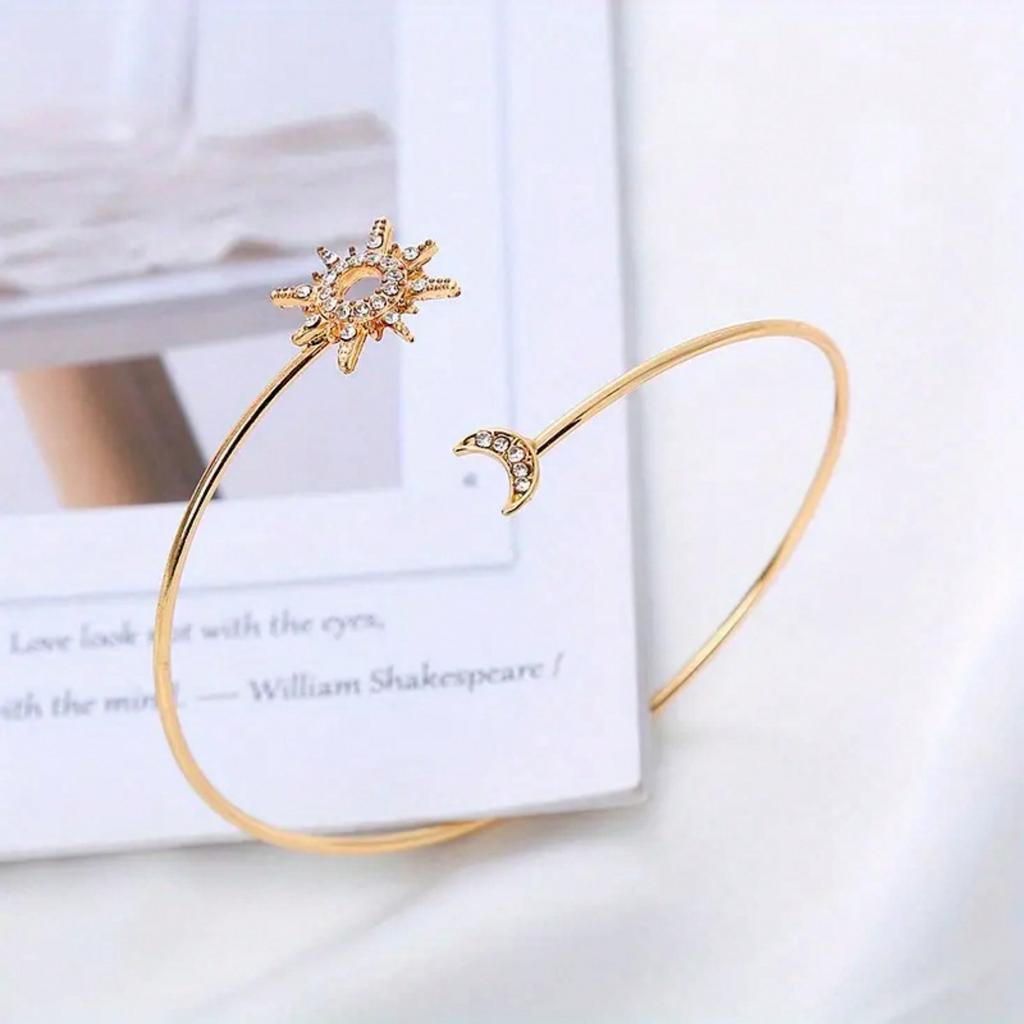 Minimalist Gold Sun & Moon Rhinestone Decor Adjustable Curtain Clip