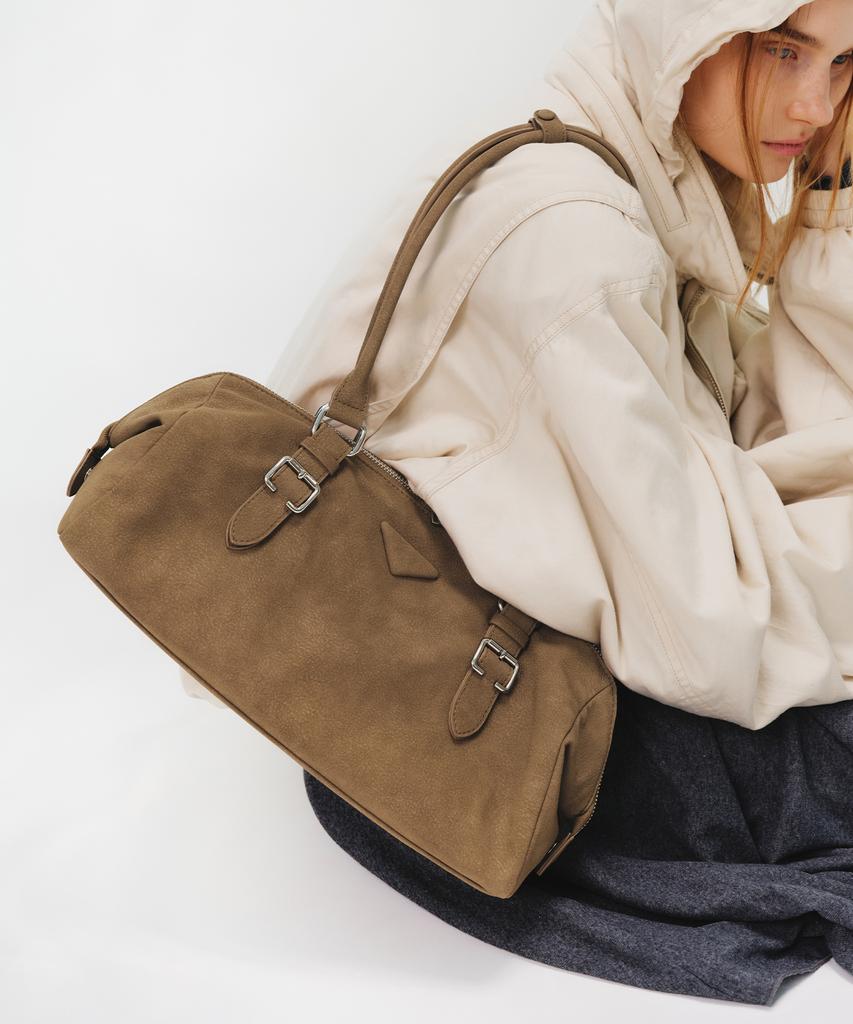 Fennec Soty Buckle Bag - Pebble Camel