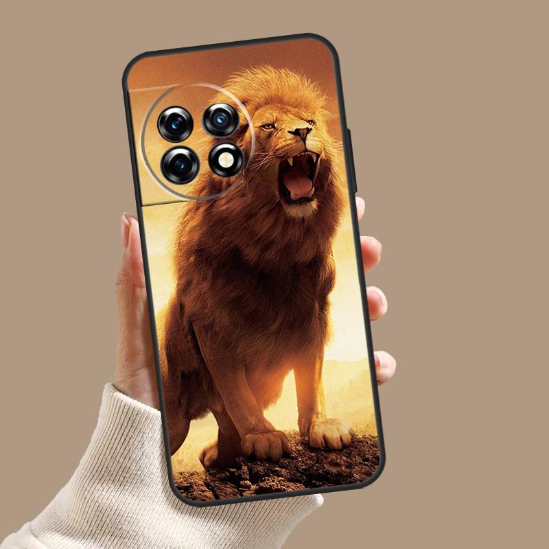 Roaring Lion Case For OnePlus 10T 8T 9R 10R 12R OnePlus 12 11 9 10 Pro Nord 2 CE 3 Lite N10 N20 N30 Cover