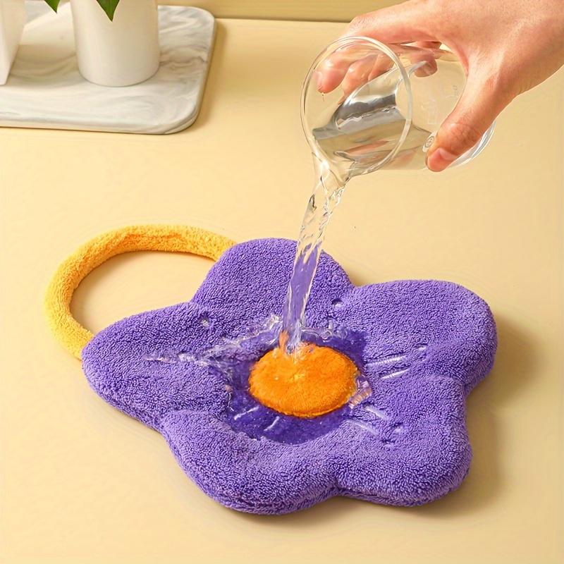 1pc Hand towel with hanging flower shaped design, household kitchen absorbent handkerchief