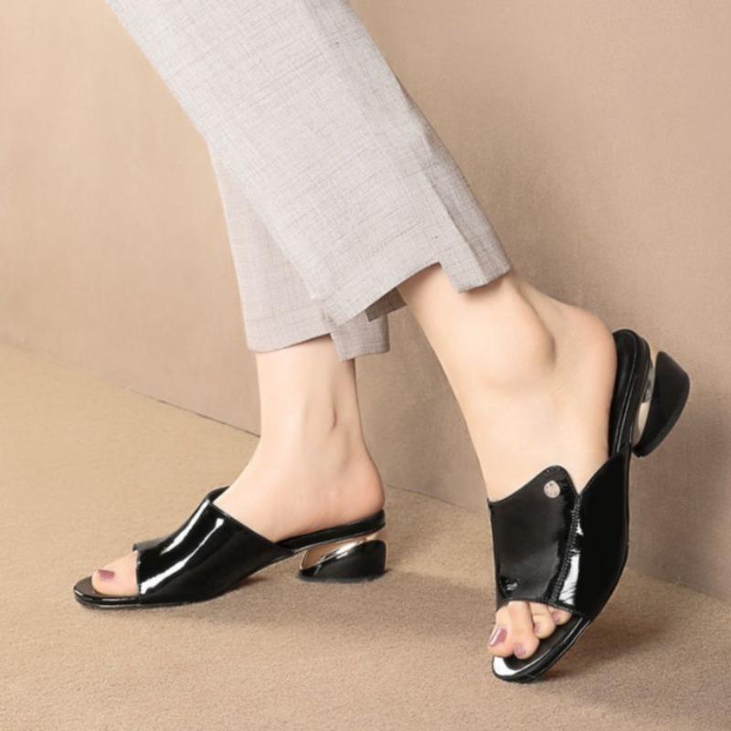 Fashion Fashion High-quality Women's Slippers Coarse Heel 2025New Women's Shoes Soft Leather Cool Slippers for Outer Wear Heeled Sandals
