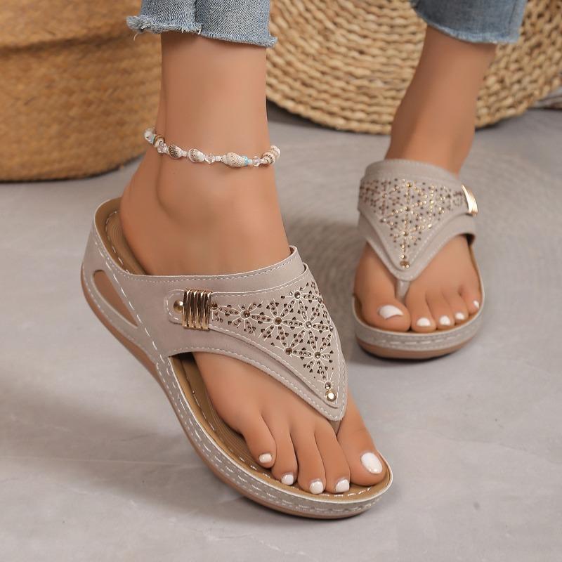Large size flip-flops women's new summer fashion rhinestone slope heel pinch foot thick bottom beach cool slippers