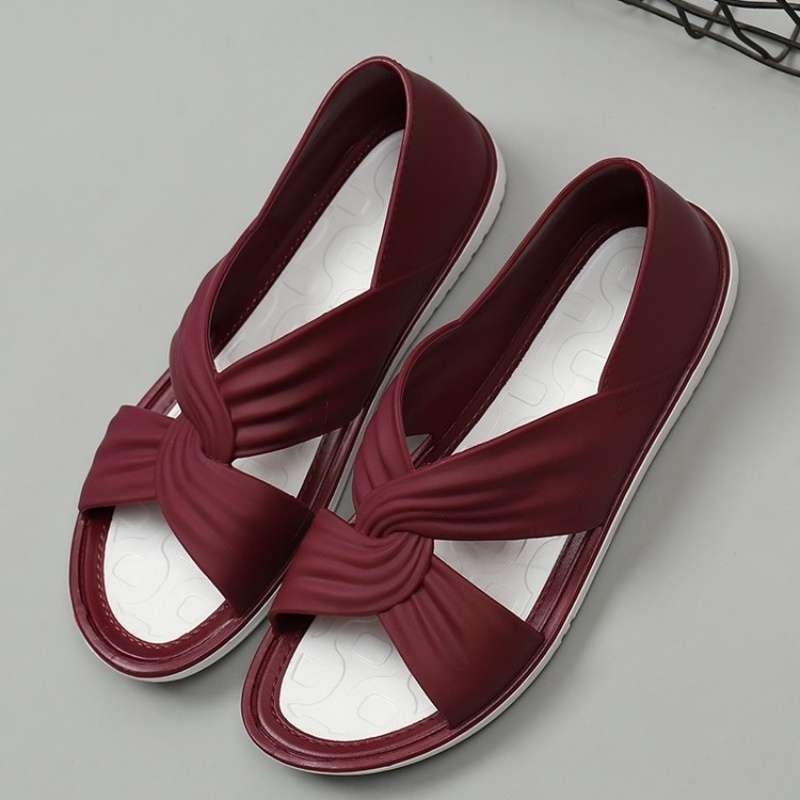 Flat-soled sandals versatile plastic wet water jelly shoes Korean version non-slip rain shoes waterproof female summer beach shoes fairy