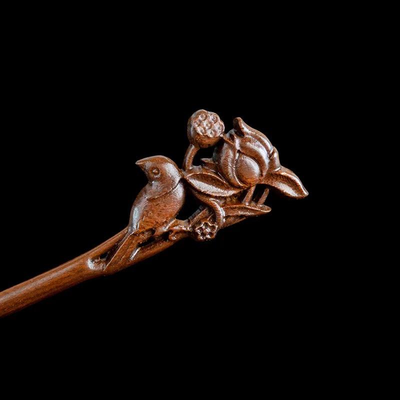 Women's Luxurious Wood Carved Hair Accessory Elegant Collar Bird Peony Carving Suitable for Daily Gatherings Solid Wood Hairpin