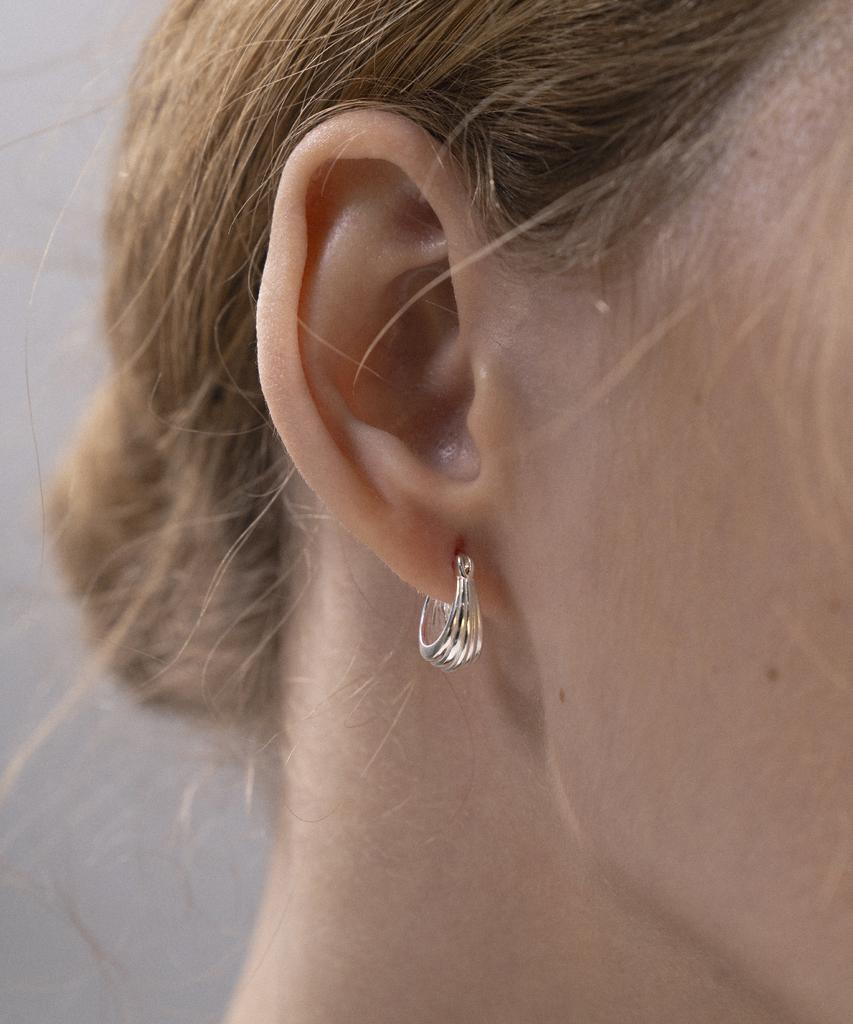 Jnui Pleated Curve Earrings Silver