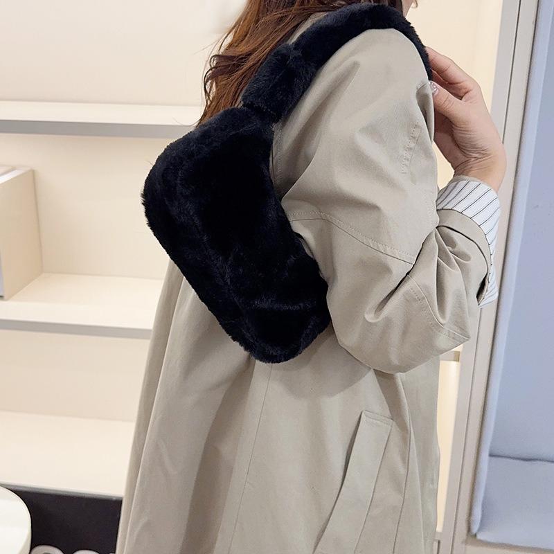 Winter New Plush Underarm Shoulder Bag Hand Carry Women's Change Bag Small Fresh Casual Portable Casual Women's Bag