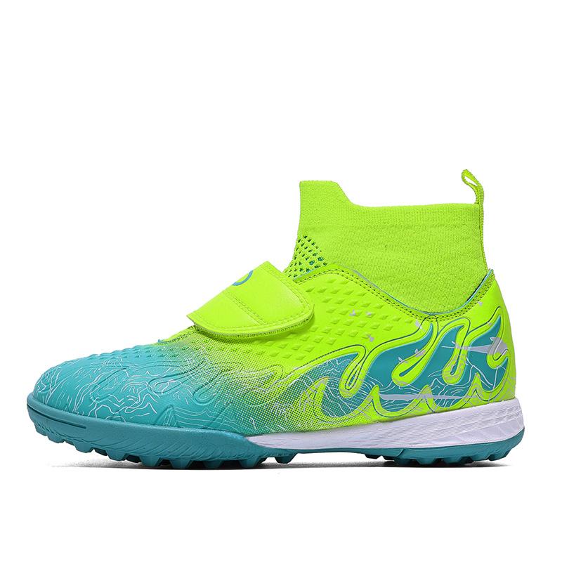 New boys and girls breathable comfortable sports casual broken nails football shoes grass game children students