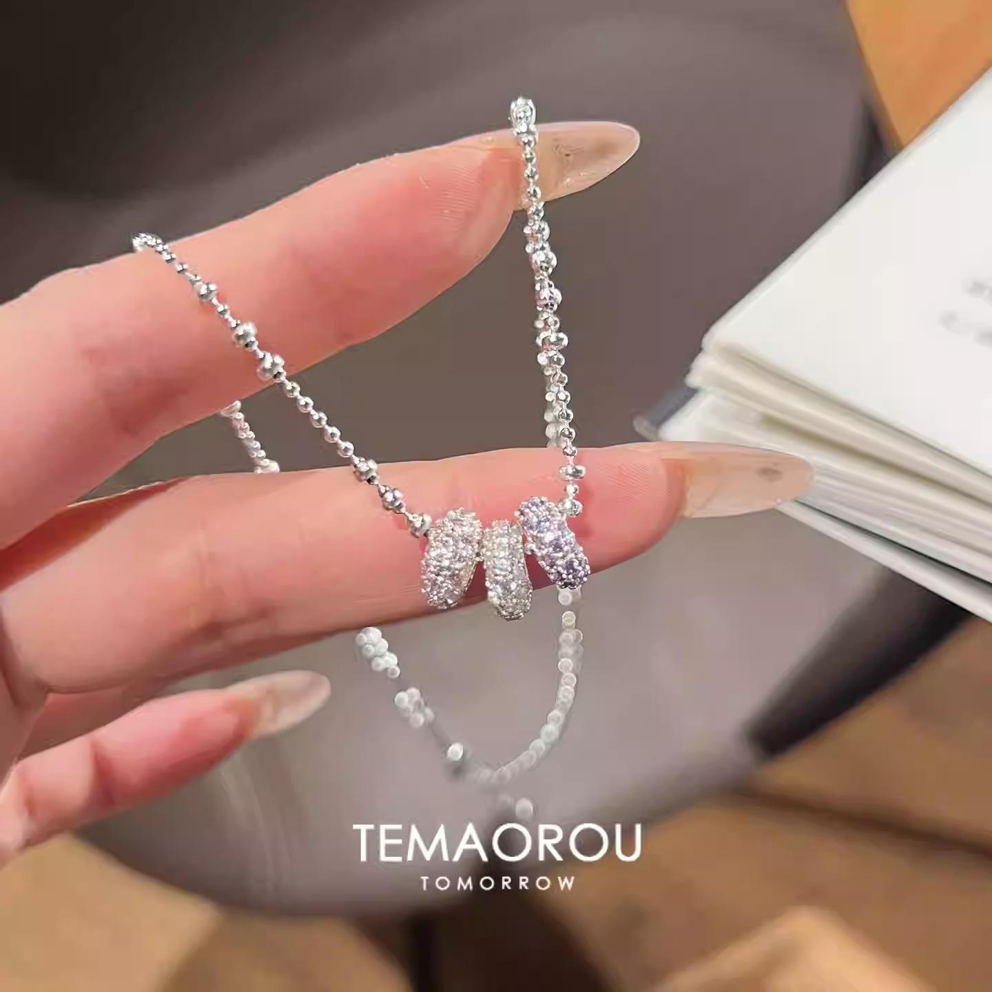 Explosive full diamond three-color running ring necklace women s fashion light luxury temperament neck chain niche design high-end collarbone chain