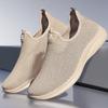 Leichte, atmungsaktive Slip-On-Schuhe aus Mesh für Männer, für mittleres und älteres Alter, modisch und lässig.