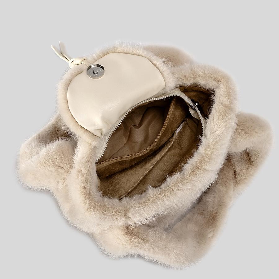 Luxury Faux Fur Handbag Women Fashi Winter Bucket Shoulder Crossbody Bag Korean Style Soft Fluffy Purse
