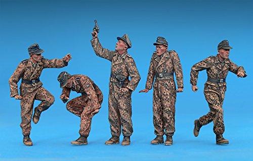 Miniart 1/35 Scale German Tank Crew, France 1944 Special Edition, with Weapons and Equipment, Plastic Model, MA35252