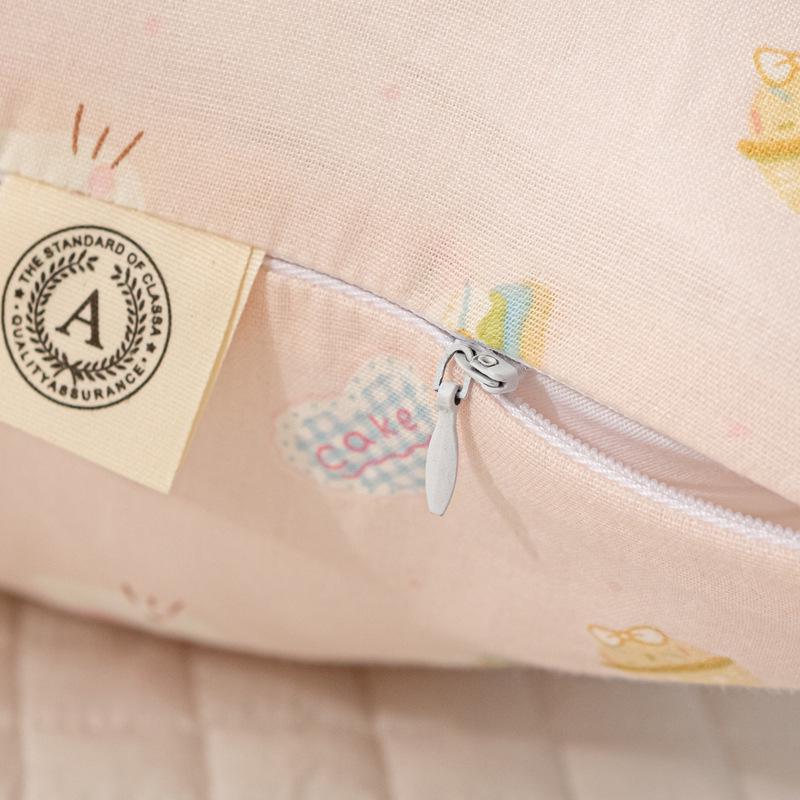 100% Cotton Double-Layer Gauze Long Body Pillow - Comfortable Leg-Hugging Side Sleeper Pillow