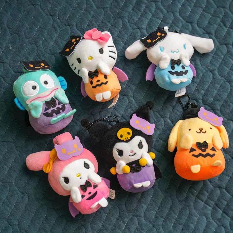 Kuromi Halloween Plüschtier mit Perlenkettenumhang