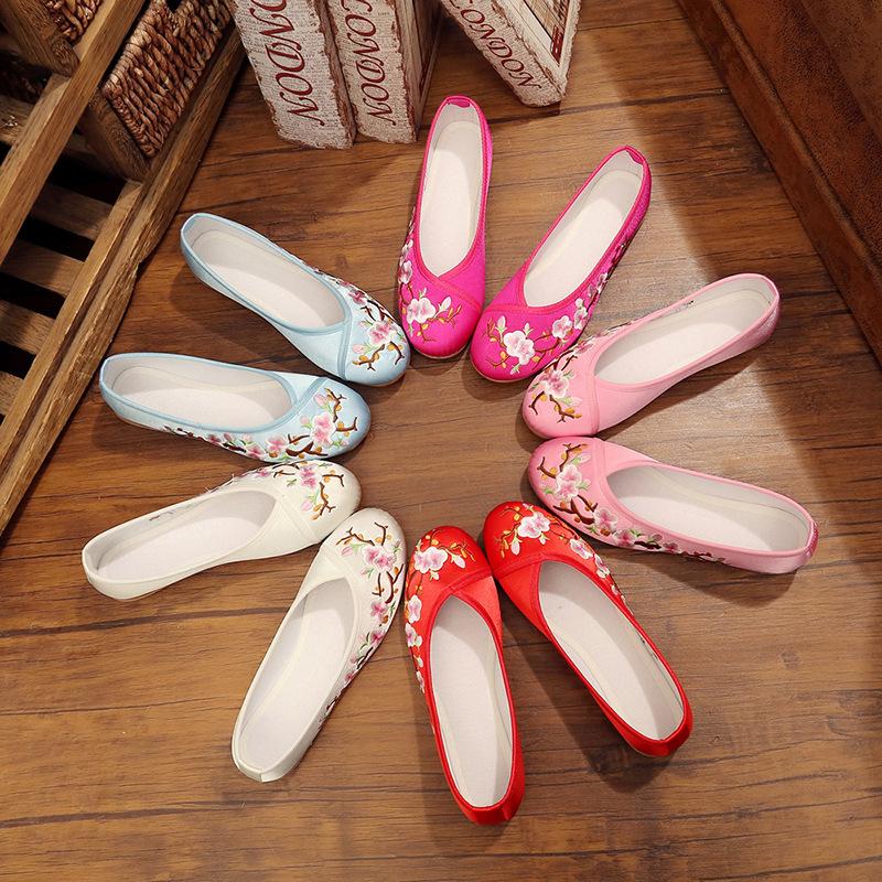 Fashion Women Summer 2025 Flat-heeled Shoe National Dance Flats Comfortable Women's Loafers 34 Women Chinese Embroidered Foral Shoes