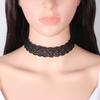 Charm Gotisch Ausgeschnittenes Muster Schwarze Spitze Choker-Halskette für Damen Sexy Temperament Halsband Kette Schmuckzubehör Geschenke