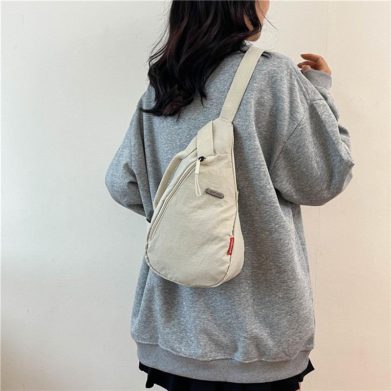 2025 Spring New Fashion Bag Women's Classic Simple Versatile Messenger Bag Men's and Women's Same Breast Bag Factory Direct Sales