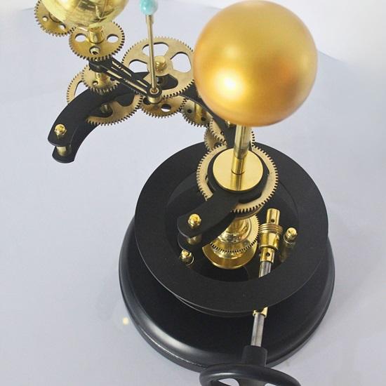 45,72 cm Orrery Einzigartiges und luxuriöses Tellurion Vollständig funktionsfähiges Orrery in Schwarz-Gold-Ausführung, Perfektes Einweihungsgeschenk und Geschenk für den Ehemann
