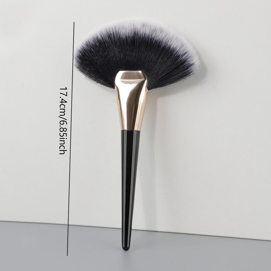 New Single Large Fan Brush Highlight Brush Residual Paint Face Brightening Brush Soft Bristle Brush Flame Makeup Tool