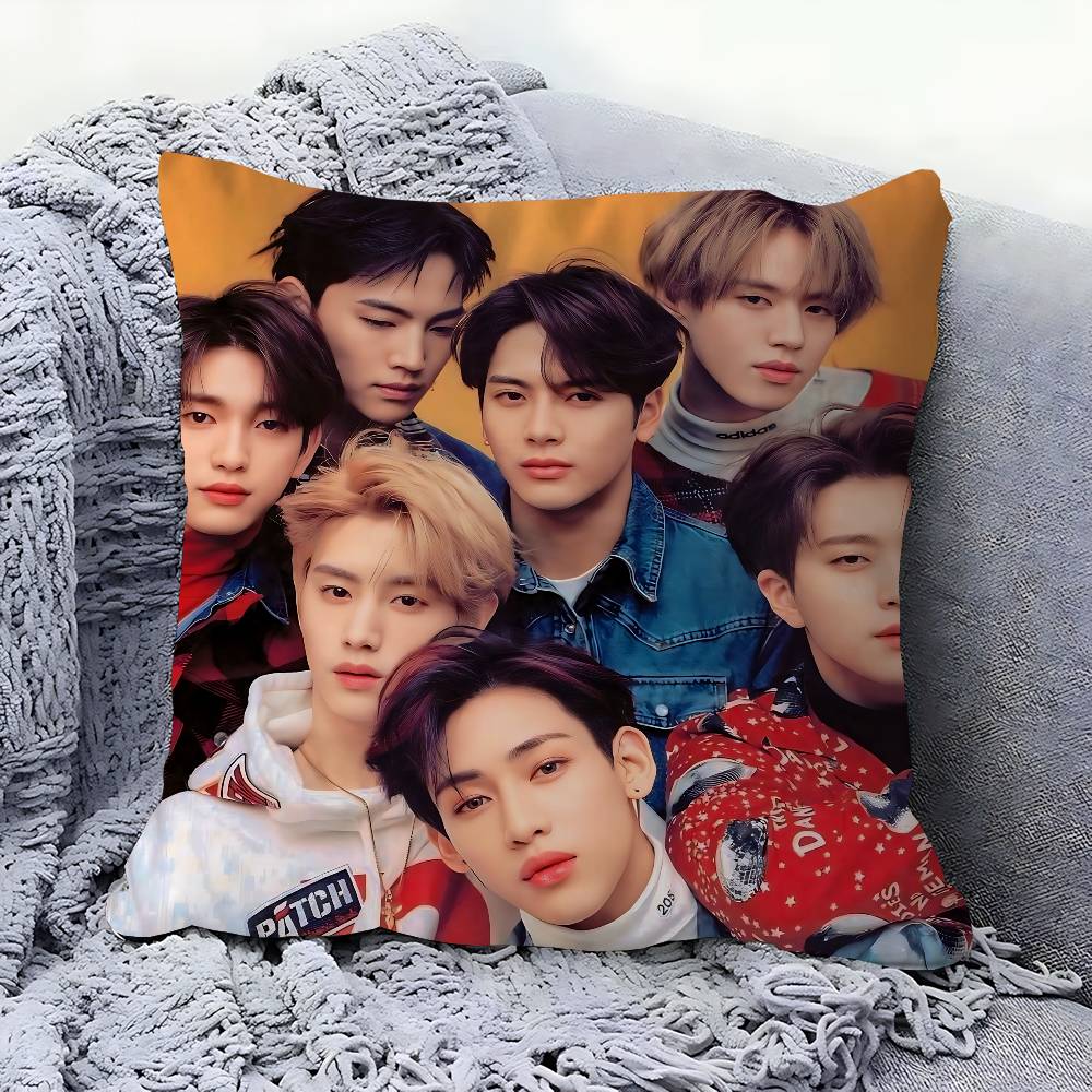 AnimeS G-GOT-7 Kissen Geschenk Heimbüro Dekoration Kissen Schlafzimmer Sofa Auto Kissenbezug