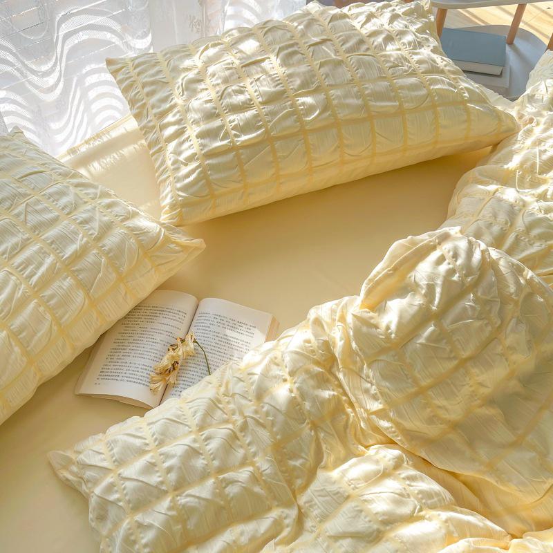 Girls' Heart Bubble Gauze Winter Dorm Bedding - Four-Piece Set