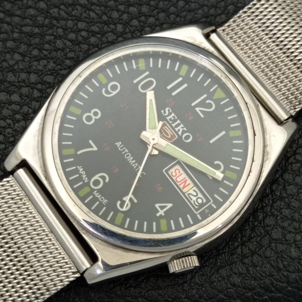 VINTAGE SEIKO 5 AUTOMATIC 7S26A JAPAN MENS BLACK COLOR DIAL WATCH A701611-5 R206c-a701611