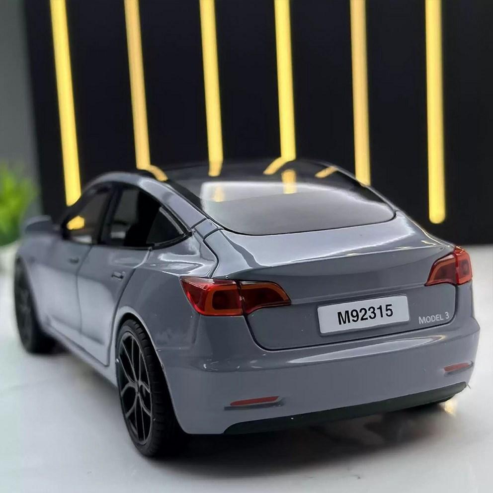 Tesla Model 3 1:Model auta na setrvačník, 24. měřítko, kovová slitina, bílý