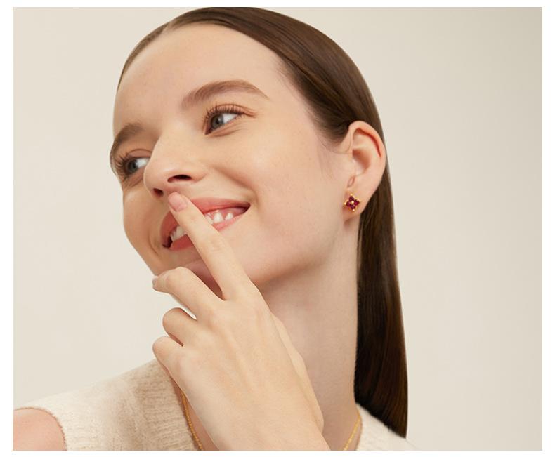 BELLA BOX Xingman Four-Leaf Clover Hand Chain Necklace Earrings Women's Instagram Spring Nature-themed Best Friends Set