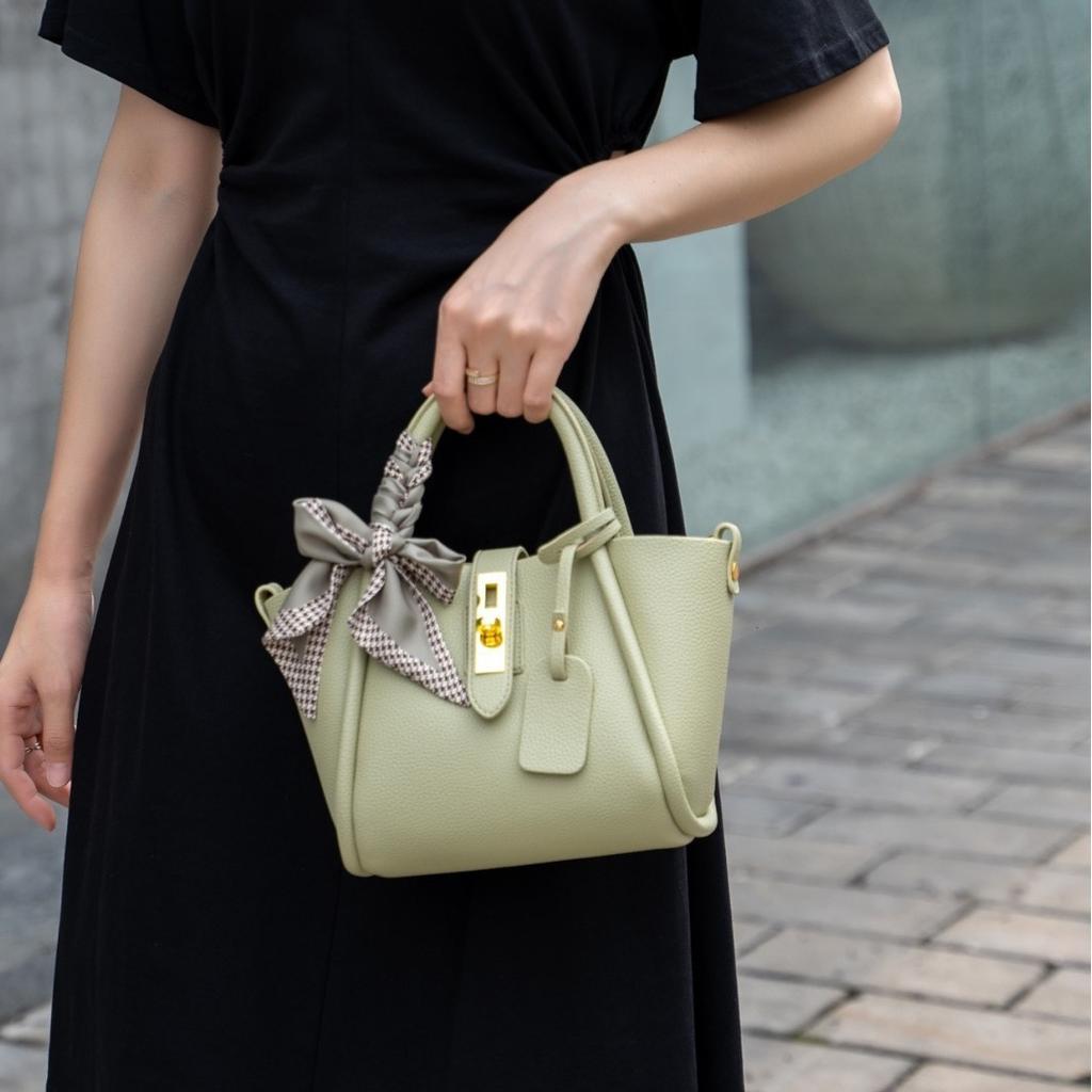Spring and Summer Leather Vegetable Basket Hand Bucket Bag Women's Leather Crossbody Bag Shoulder Women's Bag Scarf