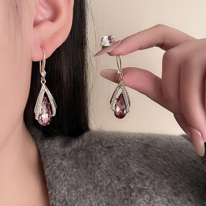 European and American Atmosphere Retro Light Luxury Atmosphere Retro Flash Diamond Blue Earrings Hong Kong Style Gentle New 