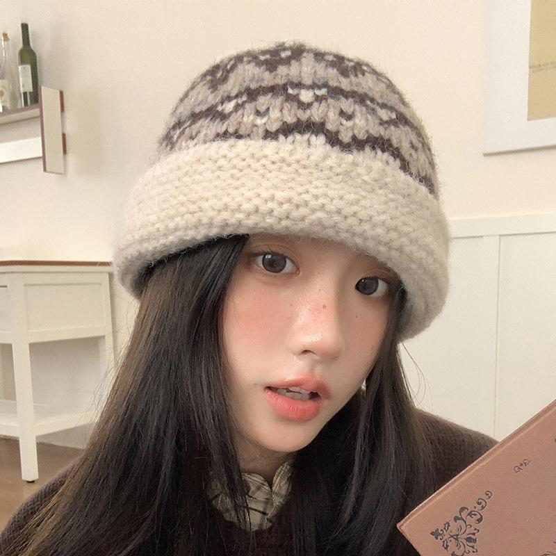 Fair Island contrasting color knitted wool hat women's season versatile big head circumference showing face small ear protection warm pullover hat