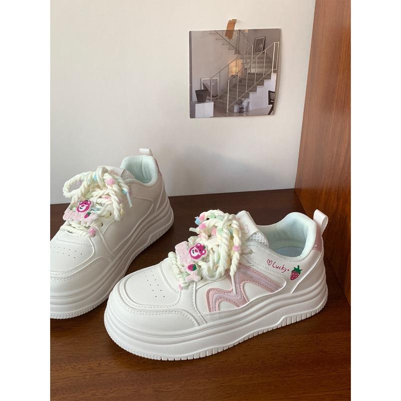 New products are on sale in spring, new versatile platform white shoes, niche board shoes 3534