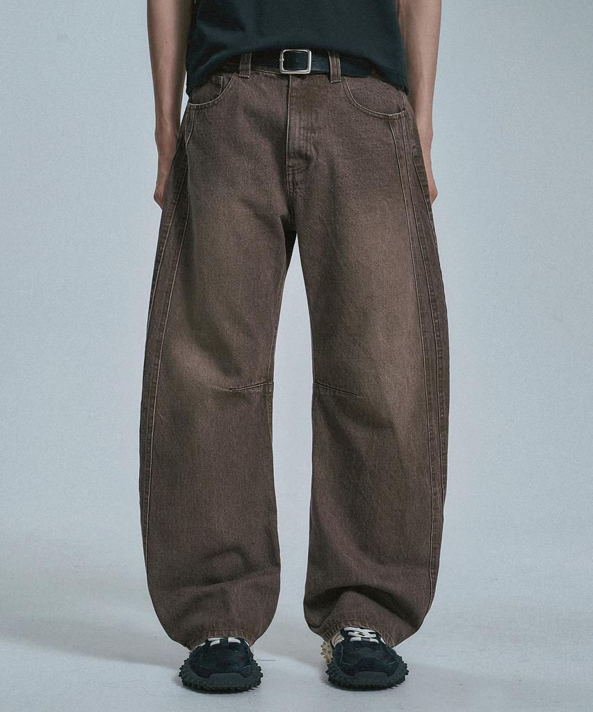 MOO Regular Curved Denim Pants - Brown
