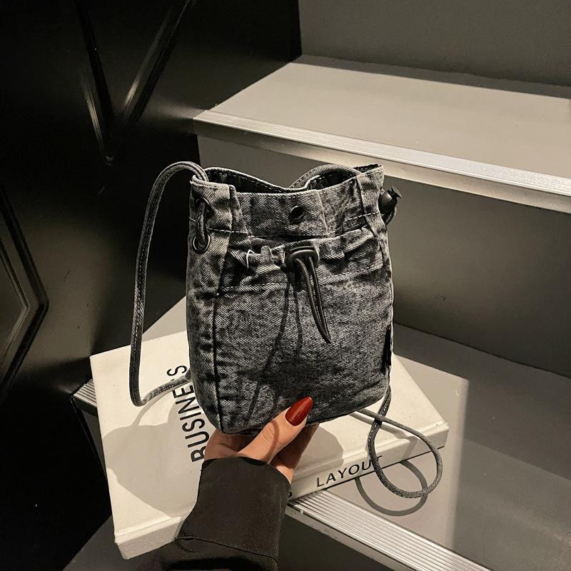 

Denim small satchel women s fashion versatile retro shoulder bag casual bag messenger bag mobile phone bag чорний