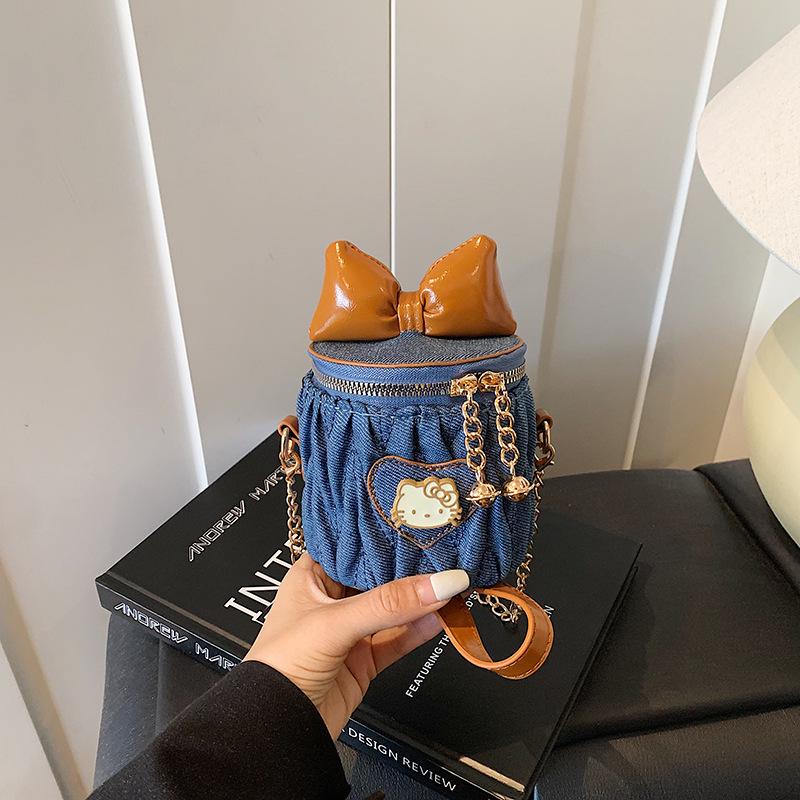 

Korean Argyle Kids Bucket Bag with Bow and Heart Charm - New Chain Crossbody коричневий