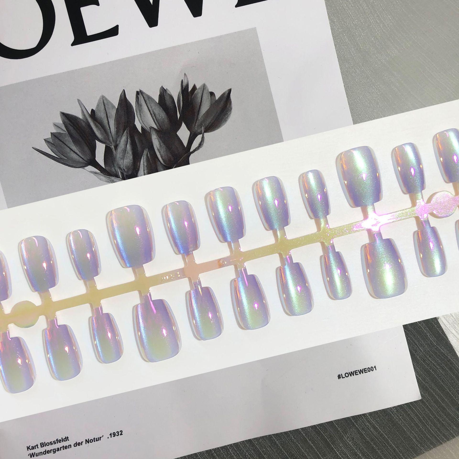 

Градиентные фиолетовые накладные ногти «кошачий глаз»: Мечтательный Блестящий Стиль [30 Штук]