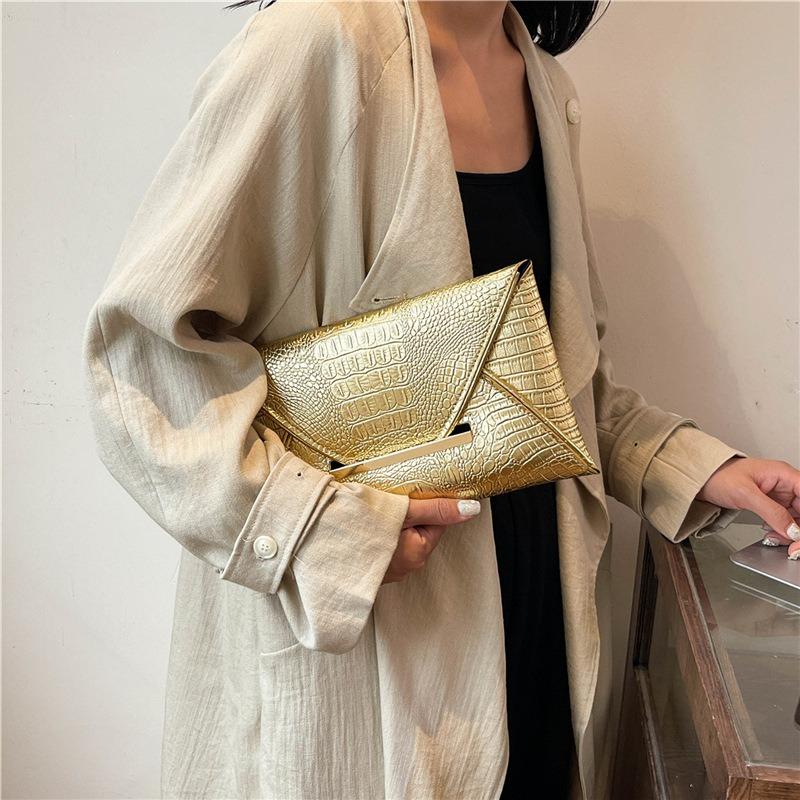 Stylish, simple, personalized and beautiful trend small square bag, summer new trend bag women's clutch bag