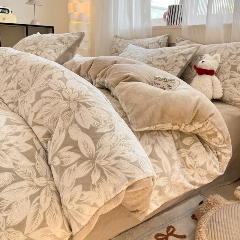 Class A Maternal And Infant Grade Thickened Warm Milk Fleece Four-Piece Set Coral Fleece Carved Fleece Quilt Cover Fleece Bed Sheet Mattress 3