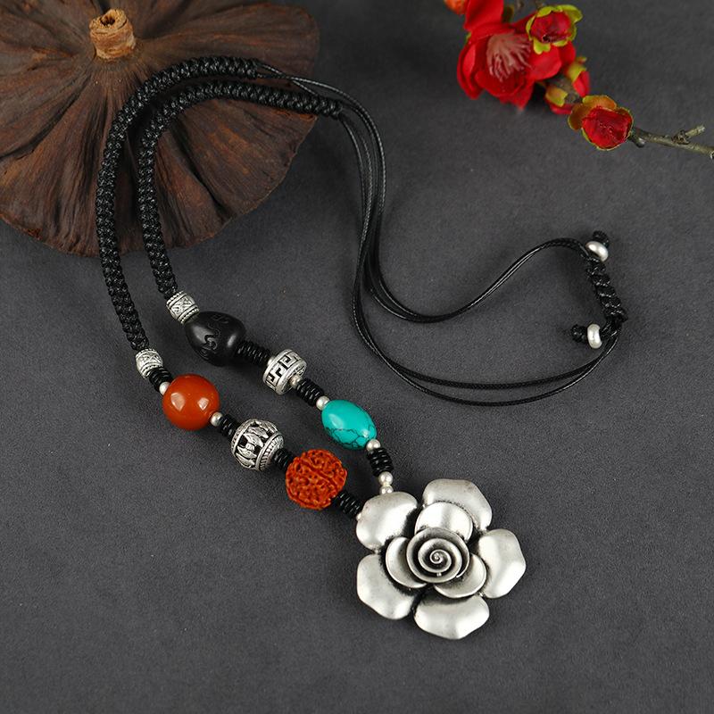 Retro imitation silver jewelry short collarbone chain women's Tibetan silver beeswax necklace sweater chain cotton and linen accessories pendant