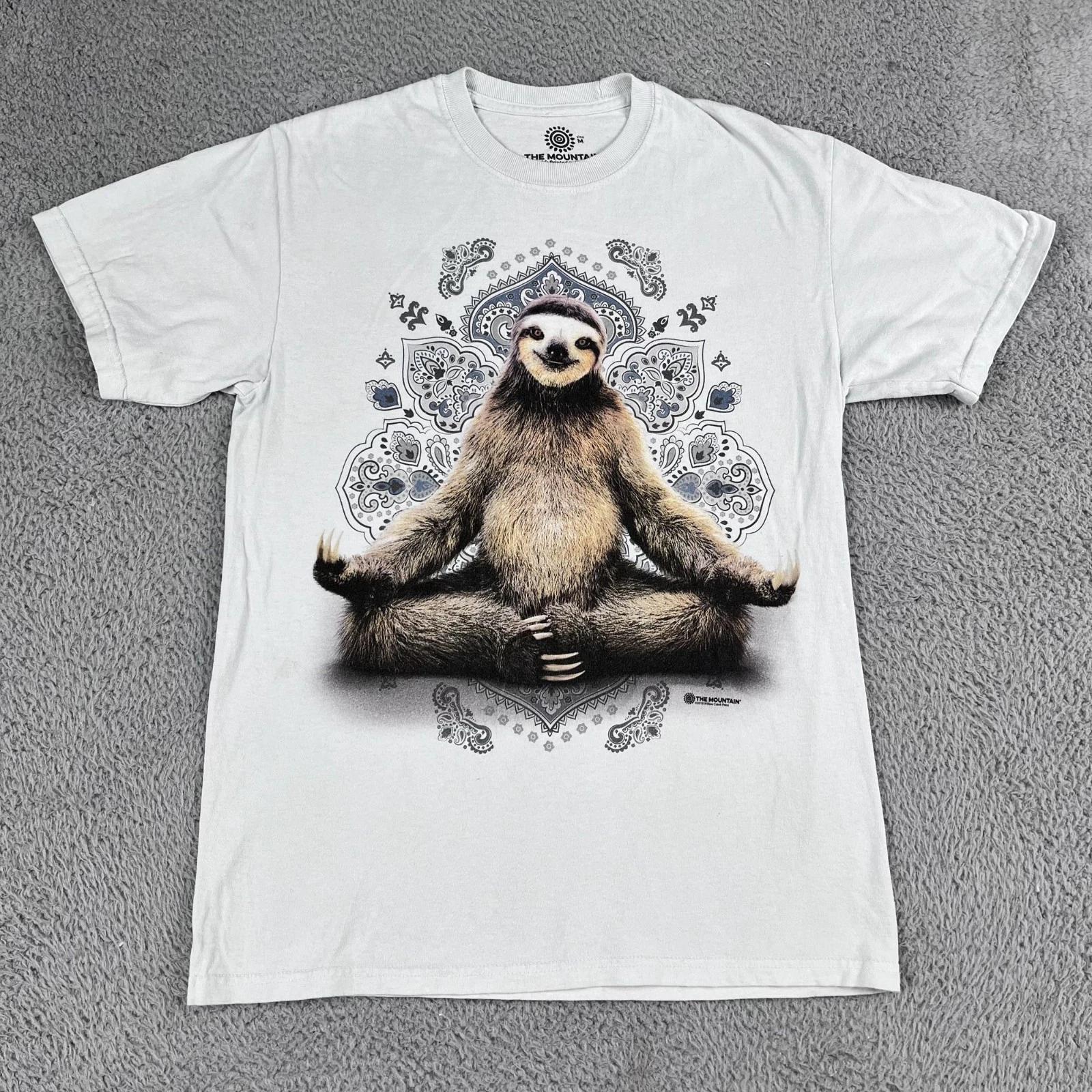 the Mountain Vriksasana Meditating Sloth 100% Cotton White T-Shirt Sz Medium S