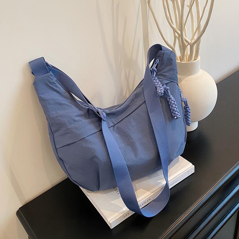 Lässige Knödeltasche, hochwertige Textur, vielseitige Umhängetasche mit großem Fassungsvermögen, neuer Damen-Klassiker für Pendler, trendige Stofftasche